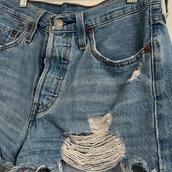 Levi's 501 Light Blue Frayed Denim Shorts Sz 25 - Picture 3 of 7